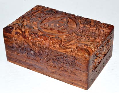 Triquetra Wooden Carved Box - Click Image to Close
