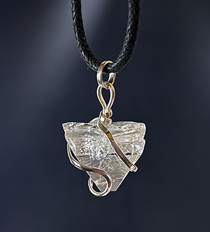 (image for) Apophyllite wire wrapped